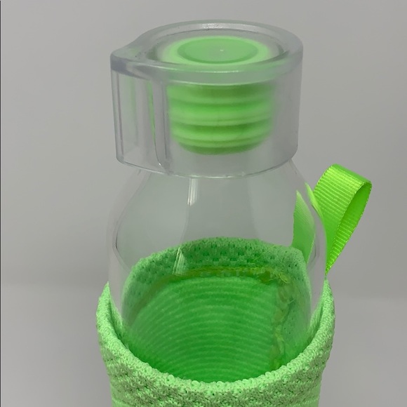 DAVIDsTEA Glass Iced Tea Bottle Lime Green Sleeved - Picture 4 of 8